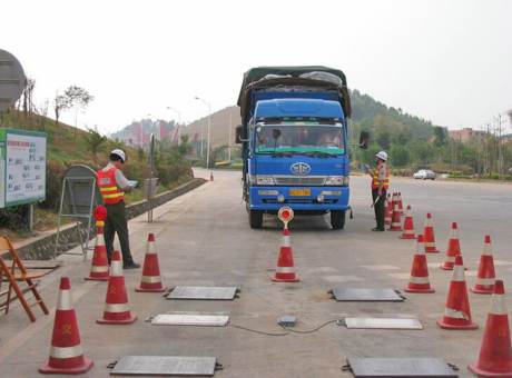 軸重秤-高速公路交警專用地磅、便攜式公路超載檢測系統(tǒng)